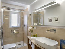 Tosca With Beach & Breakfast Included