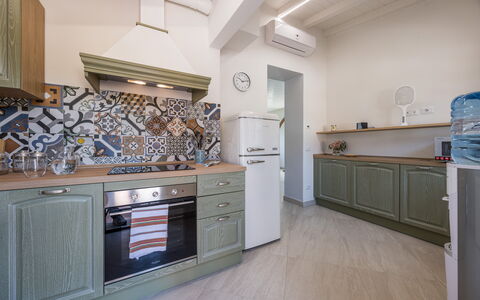 Villacolle 1, Poggio a Caiano, Hot Tub, Wifi, Ac: Gabinetes, Propiedad, Mostrador, Edificio, Cajón, Cocina, Madera, Estufa De Cocina, Diseño De Interiores, Suelo