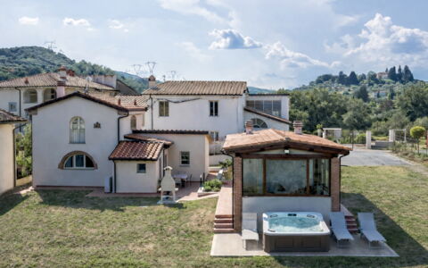 Villacolle 1, Poggio a Caiano, Hot Tub, Wifi, Ac: Casa, Casa, Inmuebles, Villa, Balcón