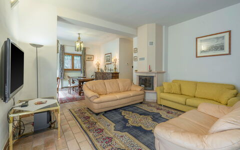 Santa Colomba House, Siena, Nature And Pool: Marco, Sofá, Mueble, Mesa, Diseño De Interiores, Sala, Madera, Suelo, Comodidad, Piso