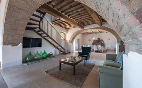 Villa Aiale: Mueble, Edificio, Mesa, Ventana, Sofá, Diseño De Interiores, Piso, Planta De Casa, Suelo, Madera