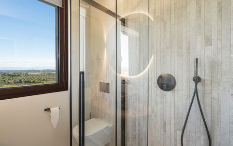 Ciliegino Spereto Apartment, Pool And Relax , Mont: Ventana, Puerta, Edificio, Madera, Suelo, Baño, Piso, Puerta De La Ducha, Vaso