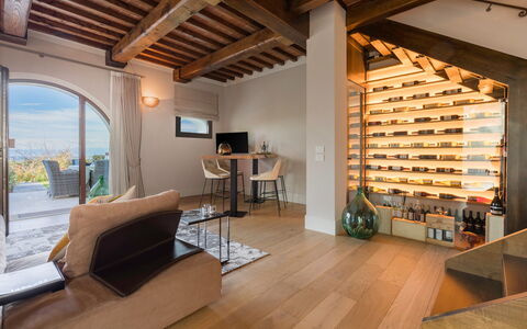 Ciliegino Spereto Apartment, Pool And Relax , Mont: Mueble, Propiedad, Madera, Diseño De Interiores, Sofá, Arquitectura, Piso, Suelo, Sala, Haz