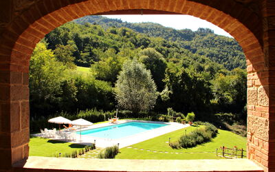 Residence Marino: Propiedad, Piscina, Paisaje Natural, Hierba, Inmuebles, Arquitectura, Casa, Árbol, Bienes Raíces, Paisaje