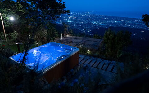 La Casa Sul Forte: Cielo, Planta, Azul, Árbol, Edificio, Piscina, Sombra, Paisaje, Techo, Ocio