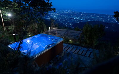 La Casa Sul Forte: Cielo, Planta, Azul, Árbol, Edificio, Piscina, Sombra, Paisaje, Techo, Ocio
