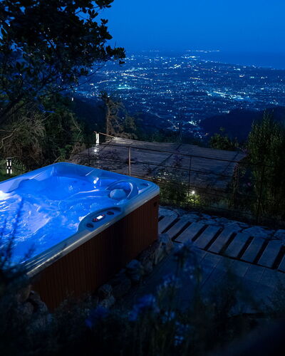 La Casa Sul Forte: Cielo, Planta, Azul, Árbol, Edificio, Piscina, Sombra, Paisaje, Techo, Ocio