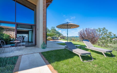 Melaiolo Modern Apartment With Pool, Montaione, To: Planta, Cielo, Mueble, Propiedad, Mesa, Silla, Azur, Sombra, Mueble Para Exteriores, Arquitectura