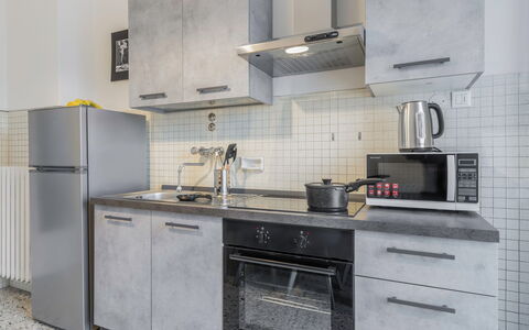 Romina Apartment, Florence, Campo Marte: Cocina, Aparato De Cocina, Mostrador, Electrodoméstico, Estufa De Cocina, Piso, Gabinetes, Electrodoméstico, Diseño De Interiores, Mueble