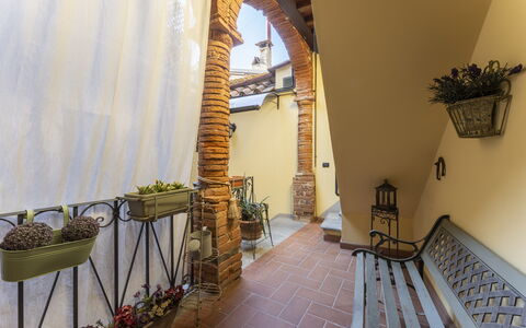 Lounge Flat Camaiore, Wifi, Versilia Coast: Planta, Edificio, Madera, Planta De Casa, Suelo, Pared, Piso, Silla, Casa, Bienes Raíces