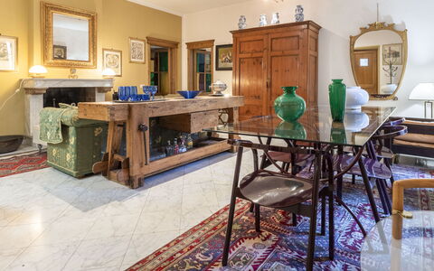 Lounge Flat Camaiore, Wifi, Versilia Coast: Mueble, Propiedad, Marco, Mesa, Azur, Madera, Piso, Diseño De Interiores, Sala, Suelo