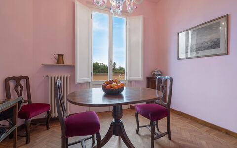 Orto Botanico Apartment With Terrace And Dome View: Mesa, Mueble, Propiedad, Silla, Marco, Planta, Madera, Diseño De Interiores, Encendiendo, Planta De Casa