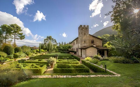 Villa Bongi: Jardín, Arbusto, Paisajismo, Jardín Botánico, Césped, Yarda, Patio Interior, Inmuebles, Parque