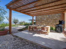 Punteriolo Spereto Family Apartment With Pool,