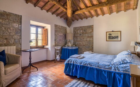 La Palazzina, Ville Di Corsano, Home And Pool: Pared, Mueble, Linos, Casa, Habitación, Marco De La Cama, Pared De Piedra, Cama, Silla, Lecho