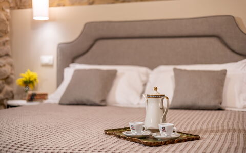 Maccari Suite: Mueble, Habitación, Diseño De Interiores, Cama, Lecho, Sábana, Linos, Textil, Encendiendo, Habitación