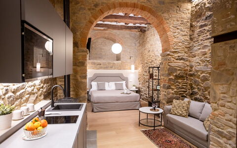 Maccari Suite: Mueble, Diseño De Interiores, Piso, Suelo, Habitación, Techo, Sala, Departamento, Sofá, Silla