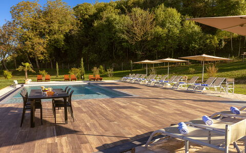 Le Volte, Borgo Campassini, Monteriggioni: Piscina, Mueble Para Exteriores, Mueble, Recurso, Sunlounger, Silla, Eco Hotel, Paraguas, Ocio, Jardín