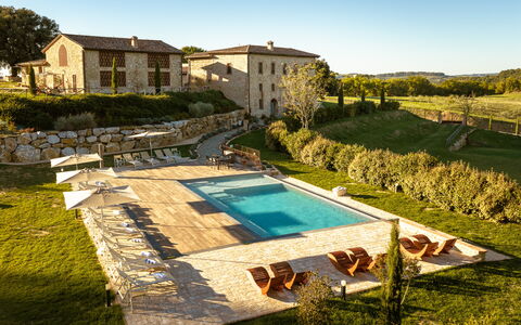 Il Borgo, Borgo Campassini, Monteriggioni: Piscina, El Terreno Del Lote, Inmuebles, Casa De Campo, Recurso, Villa, Cabaña, Mueble Para Exteriores, Jardín, Paisajismo