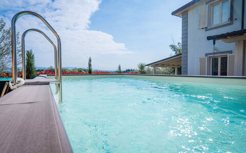 Borgo House In Florentine Hills With Pool: Piscina, Azul, Recurso, Material Compuesto, Eco Hotel, Thermae, Ocio, Hotel, Centro De Ocio, Villa