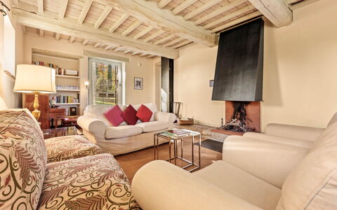 Terra Quercus: Mueble, Diseño De Interiores, Piso, Sofá, Pared, Suelo, Habitación, Madera, Techo, Sala