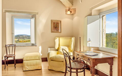 Terra Quercus: Mueble, Pared, Diseño De Interiores, Habitación, Piso, Casa, Encendiendo, Techo, Suelo, Silla