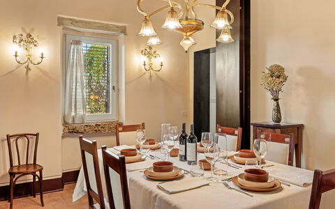 Terra Quercus: Mueble, Diseño De Interiores, Pared, Lámpara, Techo, Mesa, Comedor, Madera, Piso, Candelabro