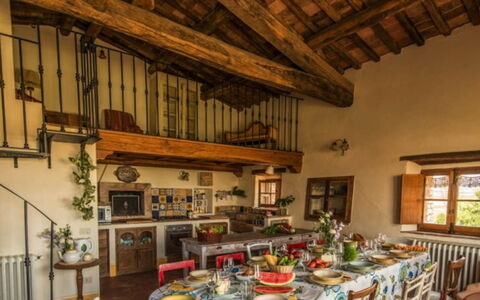 Prugnolo: Mueble, Madera, Diseño De Interiores, Mesa, Cocina Y Comedor Mesa, Silla, Casa, Comedor, Habitación, Cocina