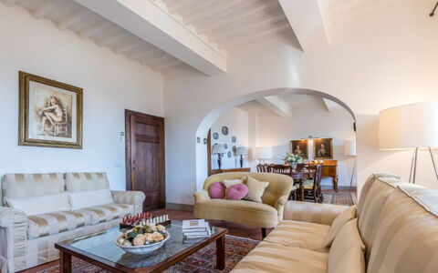Villa Cerreta: Mueble, Diseño De Interiores, Pared, Piso, Sofá, Madera, Suelo, Techo, Habitación, Sala