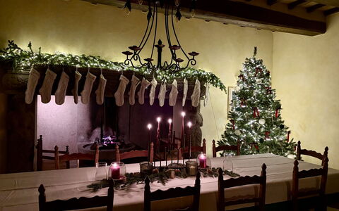 Poggio Aperto: Mueble, Diseño De Interiores, Encendiendo, Mesa, Manteles, Linos, Comedor, Decoración, Restaurante