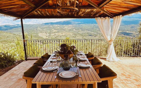 Poggio Aperto: Mueble, Colina, Silla, Mesa, Mueble Para Exteriores, Cordillera, Eco Hotel, Porche, Mesa Al Aire Libre, Recurso