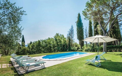 Santo Stefano: Azul, El Terreno Del Lote, Piscina, Inmuebles, Jardín, Césped, Sombra, Paisajismo, Villa, Mueble Para Exteriores
