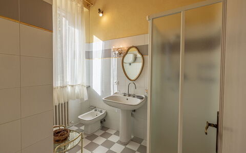 La Palazzina: Diseño De Interiores, Piso, Arreglo De Tubería, Suelo, Baño, Lavabo Del Baño, Habitación, Plomería, Encendiendo, Lavabo