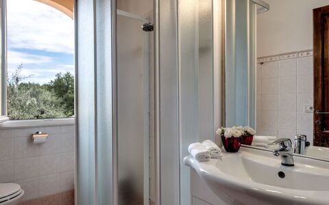 Bellaria: Diseño De Interiores, Piso, Habitación, Mueble, Suelo, Techo, Casa, Arreglo De Tubería, Cama, Habitación