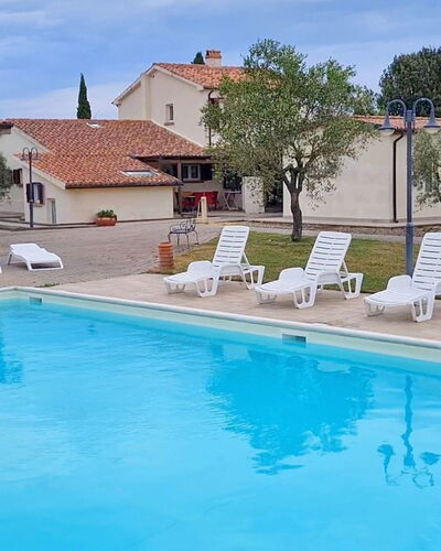 San Giuseppe Villa: Piscina, Recurso, Mueble Para Exteriores, Barrio Residencial, Thermae, Asentamientos Humanos, Material Compuesto, Sunlounger, Inmuebles, Eco Hotel