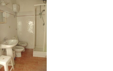 Casalunga: Arreglo De Tubería, Piso, Suelo, Lavabo Del Baño, Baño, Asiento Del Baño, Lavabo, Baño, Diseño De Interiores, Plomería