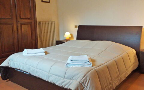 Casalunga: Mueble, Cama, Habitación, Lecho, Sábana, Suelo, Madera, Piso, Diseño De Interiores, Linos