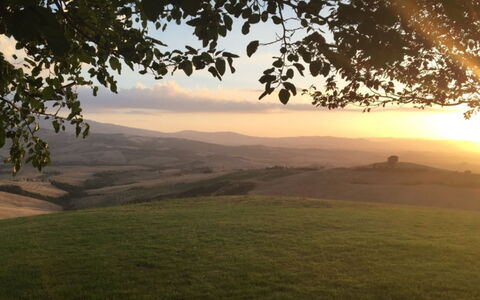 Vallocchie: Naturaleza, Hierba, Paisaje Natural, Colina, Fenómeno Atmosférico, Pradera, Horizonte, Ecorregión, Paisaje, Amanecer
