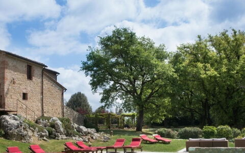 Villa Pipirelli: Inmuebles, Jardín, Mueble Para Exteriores, Casa De Campo, Césped, Patio Interior, Hacienda, Villa, Yarda, Paisajismo