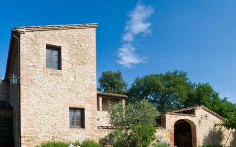 Villa Pipirelli: Pared, Edificio, Casa, Casa, Arquitectura, Fachada, Paisaje, Arbusto, Área Rural