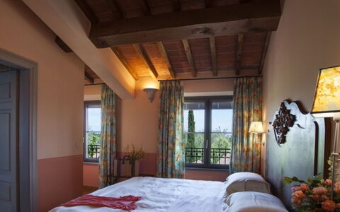 Villa Santa Virginia: Pared, Diseño De Interiores, Mueble, Encendiendo, Habitación, Habitación, Cama, Departamento, Lecho, Silla