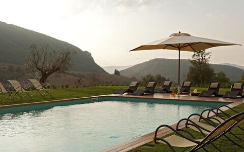 Villa del Cammino: Mueble Para Exteriores, Mueble, Eco Hotel, Recurso, Valle, Piscina, Casa De Campo, Hotel, Mesa Al Aire Libre, Sunlounger