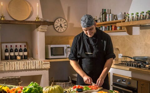 Villa Santa: Comida, Cocina, Vajilla, Cocinando, Aparato De Cocina, Ingrediente, Cocinar, Mostrador