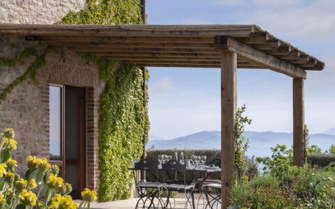 Villa Santa: Arbusto, Mueble Para Exteriores, El Terreno Del Lote, Jardín, Maceta, Balcón, Sombra, Paisajismo, Mesa Al Aire Libre