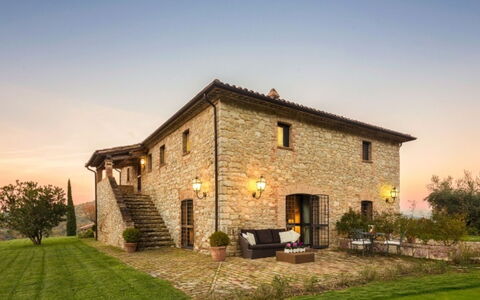Villa Sibilla: Hierba, Arquitectura, Paisaje, El Terreno Del Lote, Casa, Área Rural, Casa, Cabaña, Inmuebles, Casa De Campo