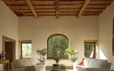 Villa del Riccio: Mueble, Diseño De Interiores, Pared, Madera, Piso, Casa, Suelo, Sala, Habitación, Sofá