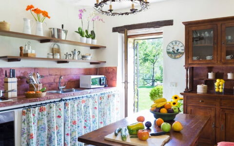 Villa Savino: Diseño De Interiores, Mueble, Cocina, Encendiendo, Casa, Gabinetes, Mostrador, Habitación, Alacena, Lámpara