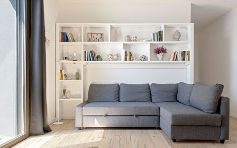 Vistamare: Mueble, Piso, Madera, Sofá, Suelo, Diseño De Interiores, Sala, Suelos De Madera, Habitación