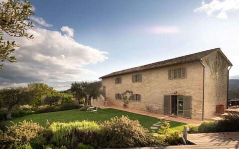 Villa Collinette: Hierba, Pared, Arbusto, Arquitectura, El Terreno Del Lote, Paisaje, Área Rural, Cabaña, Casa