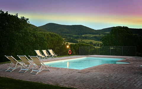 Villa Asia: Accidentes Geográficos Montañosas, Colina, Paisaje, Piscina, Hill Station, Cordillera, Eco Hotel, Paisajismo, Valle, Noche